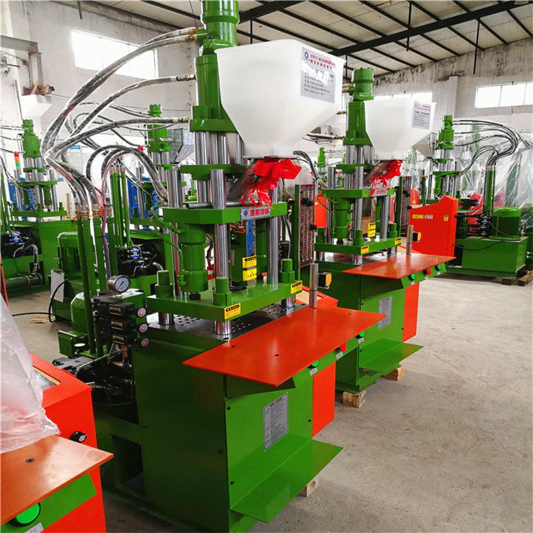 High Efficient Customized Power Cord and Pipe Plastic Manufacturing Injection Molding Machine