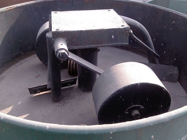 Charcoal Powder Roller Grinding Wheel Mixer Machine