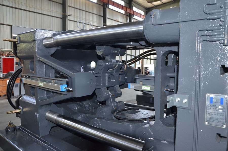 170ton Corrosion-Resisting PVC Pipe Fitting Disposable Syringe Making Injection Molding Machine