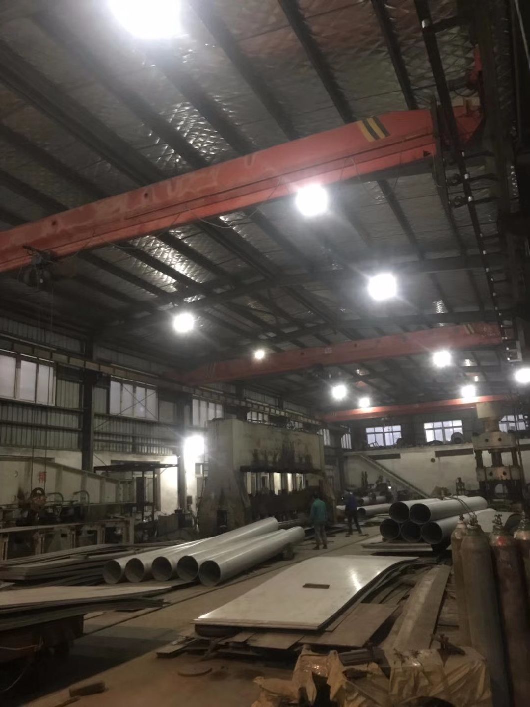 SS304 Stainless Steel Welded and Seamless Tube/Pipe