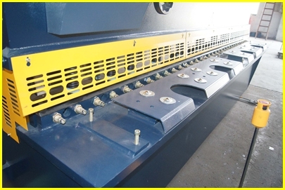 Hydraulic Shearing Machine (QC12Y 16X4000)